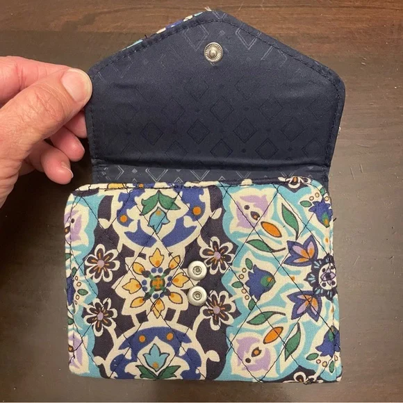 Vera Bradley Euro Wallet Lisbon Medallion RFID Trifold Snap Close Travel Compact - Picture 10 of 14